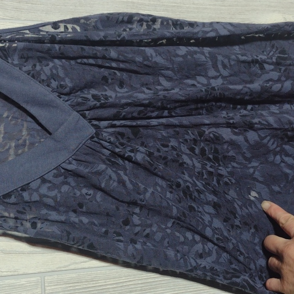 ✴️3 for $15: Cynthia Rowley Sheer Patterned Tank - Picture 11 of 13